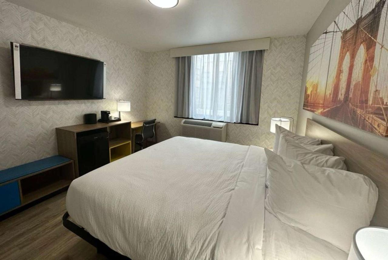 Days Inn By Wyndham Brooklyn Eastern Parkway Nova Iorque Exterior foto
