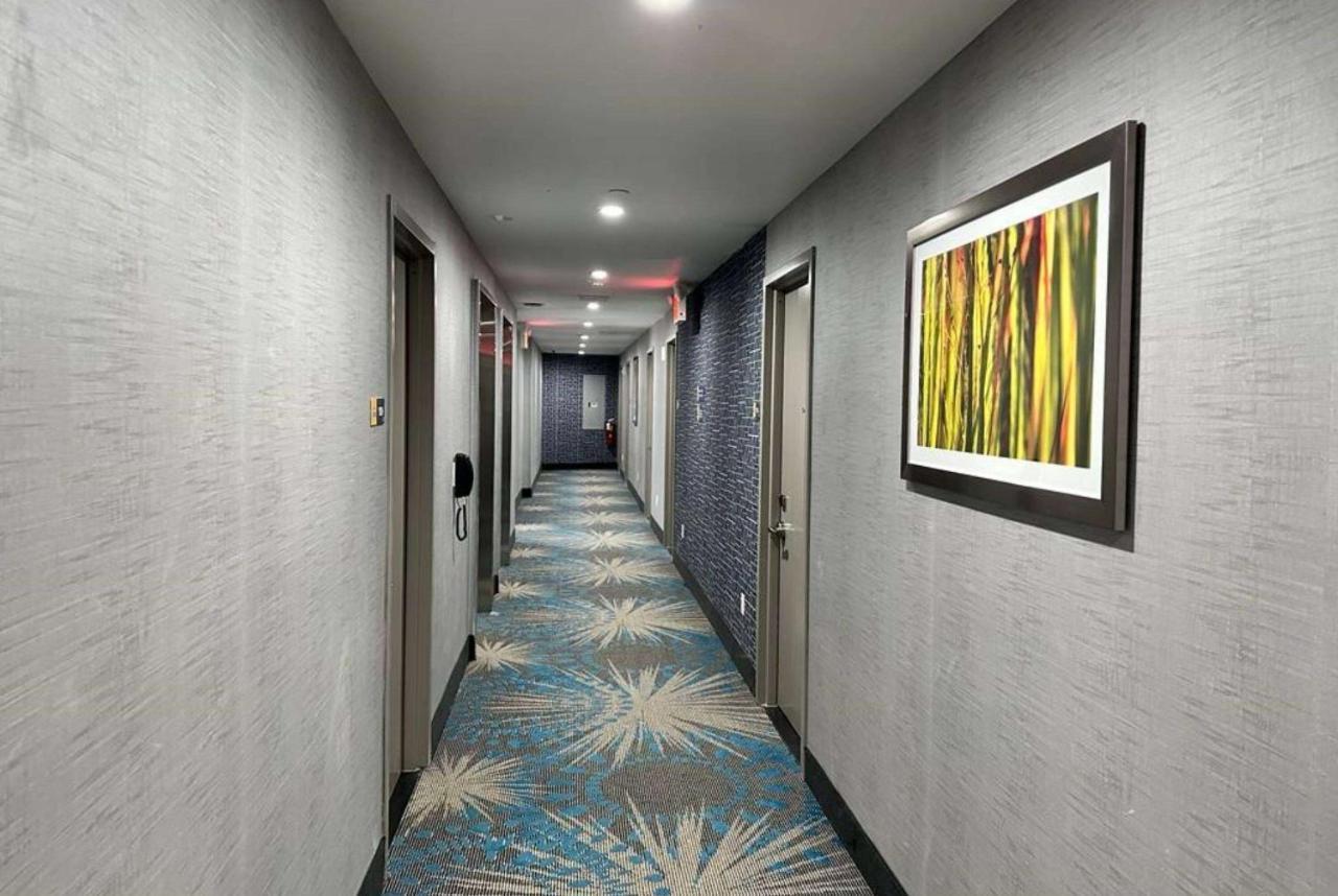 Days Inn By Wyndham Brooklyn Eastern Parkway Nova Iorque Exterior foto